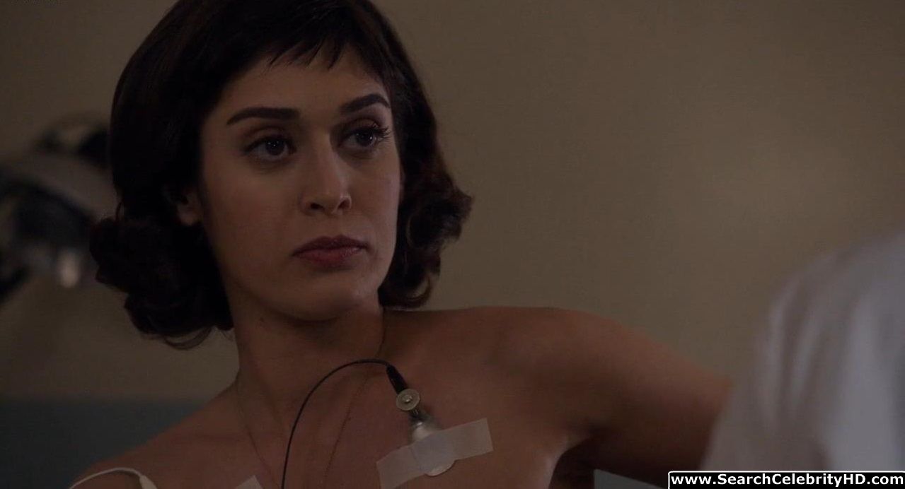 Nude Celeb Lizzy Caplan Nude with Natural Tits - Image Gallery #159072