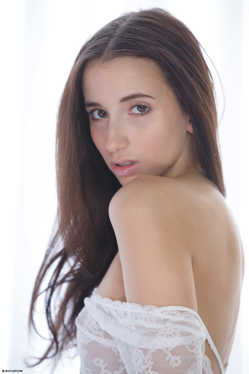 Teen Shaved Babe Belle Knox from X-Art Playing With Toy - Image Gallery  #181308